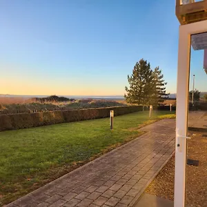 https://bay-view-ground-floor-modern-coastal-seaview-apartment.cardiffhotelswales.com